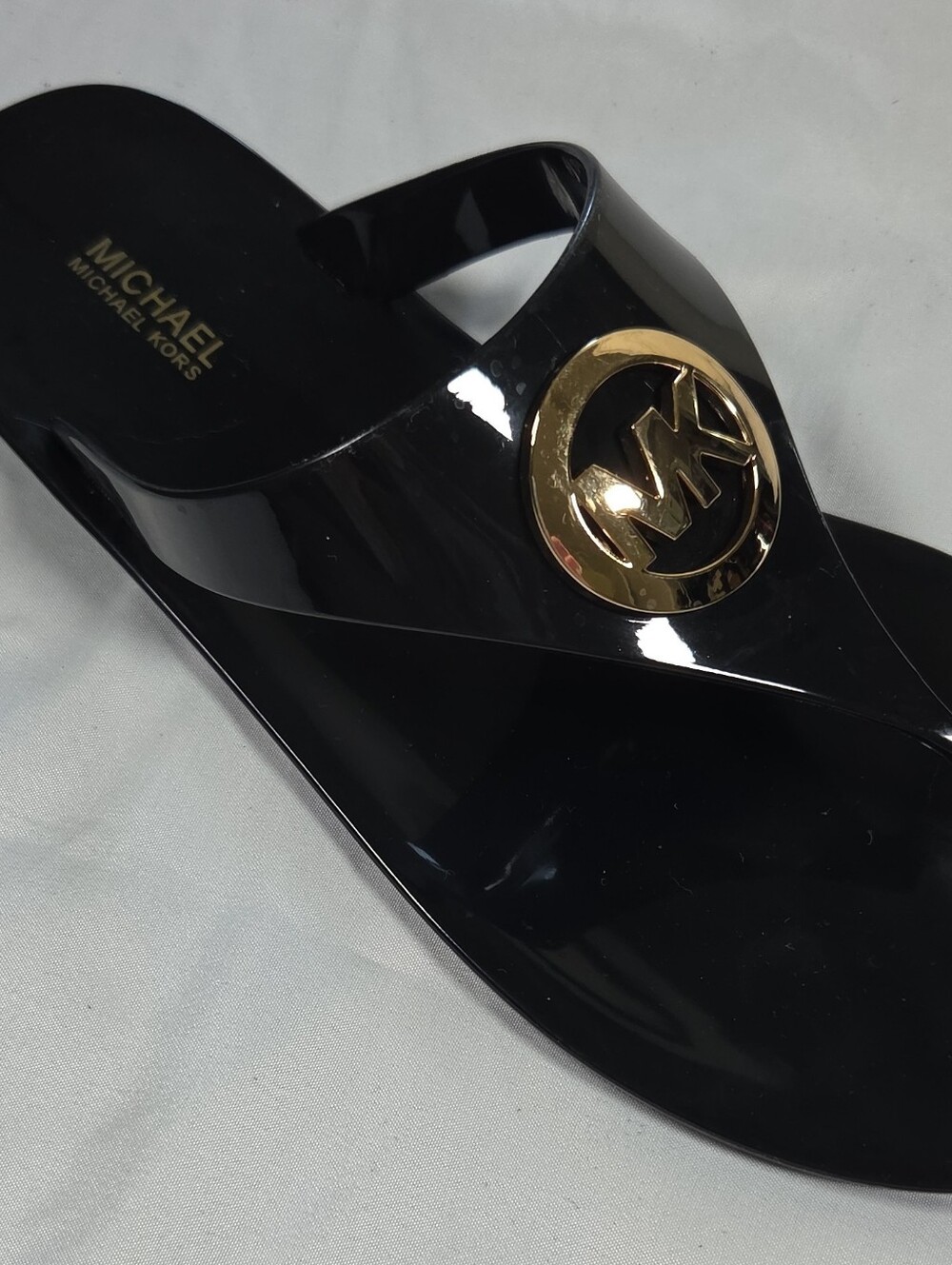 Michael Kors Black Jelly Thong Sandals with Gold MK Emblem Sz 8.5 - Picture 5 of 6